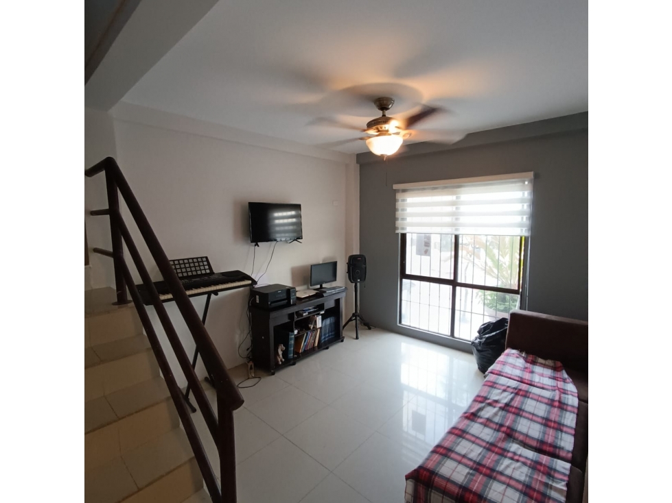 DE OPORTUNIDAD VENDO CASA EN URBANIZACION LA JOYA — foto 4