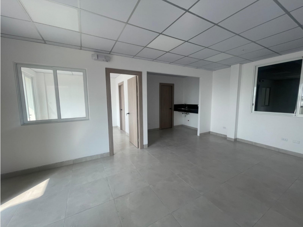 SE ALQUILA BODEGA EN ALMAX PLUS - 3