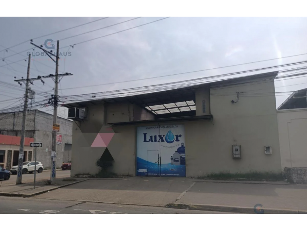 VENDO EDIFICIO AMPLIO ESQUINERO PARA OFICINA CON BODEGA - 6