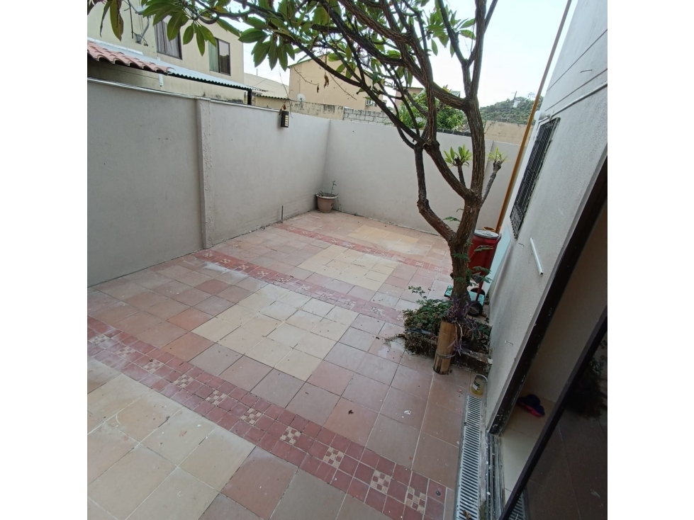 DE OPORTUNIDAD VENDO CASA EN URBANIZACION LA JOYA — foto 6