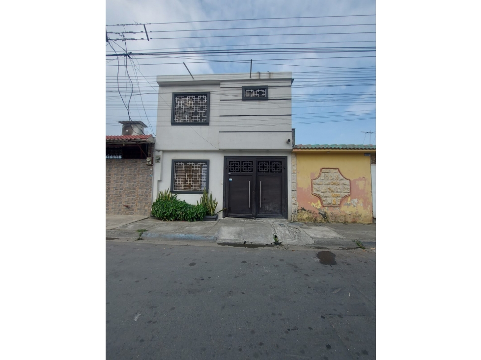 VENTA DE CASA EN CDLA. LAS ORQUÍDEAS