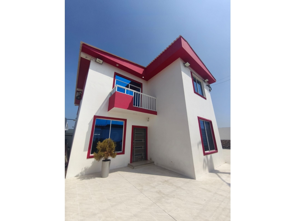 Hermosa Propiedad en Playas a la Venta / Cdla. Las Brisas III.