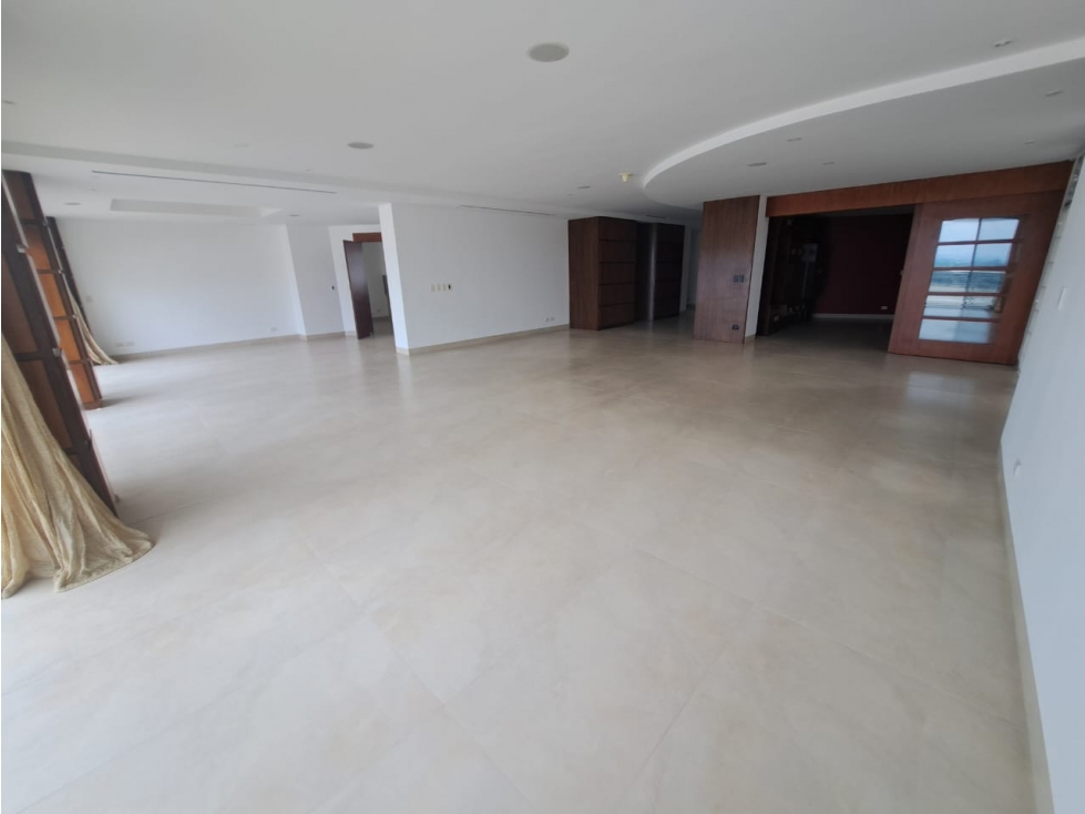 DEPARTAMENTO EXCLUSIVO VISTA AL RIO EN EDIFICIO SCALA TENIS CLUB — foto 2