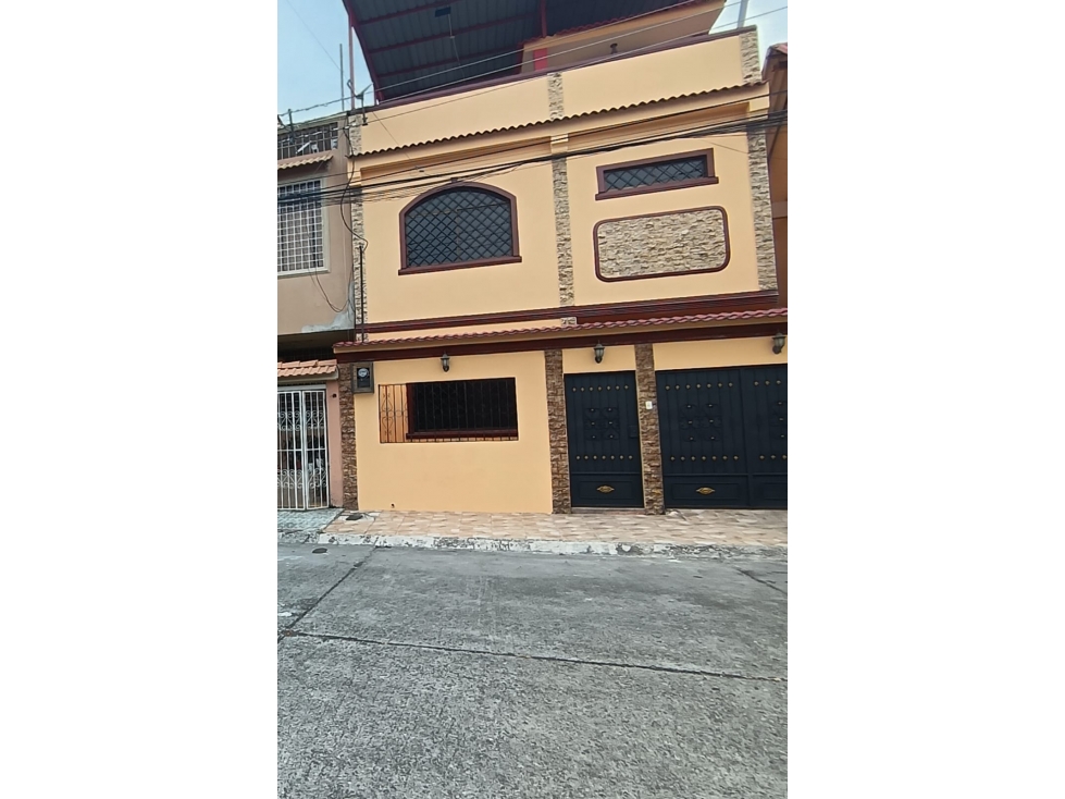 Alquilo Casa de Dos pisos con Terraza en Urdenor1.