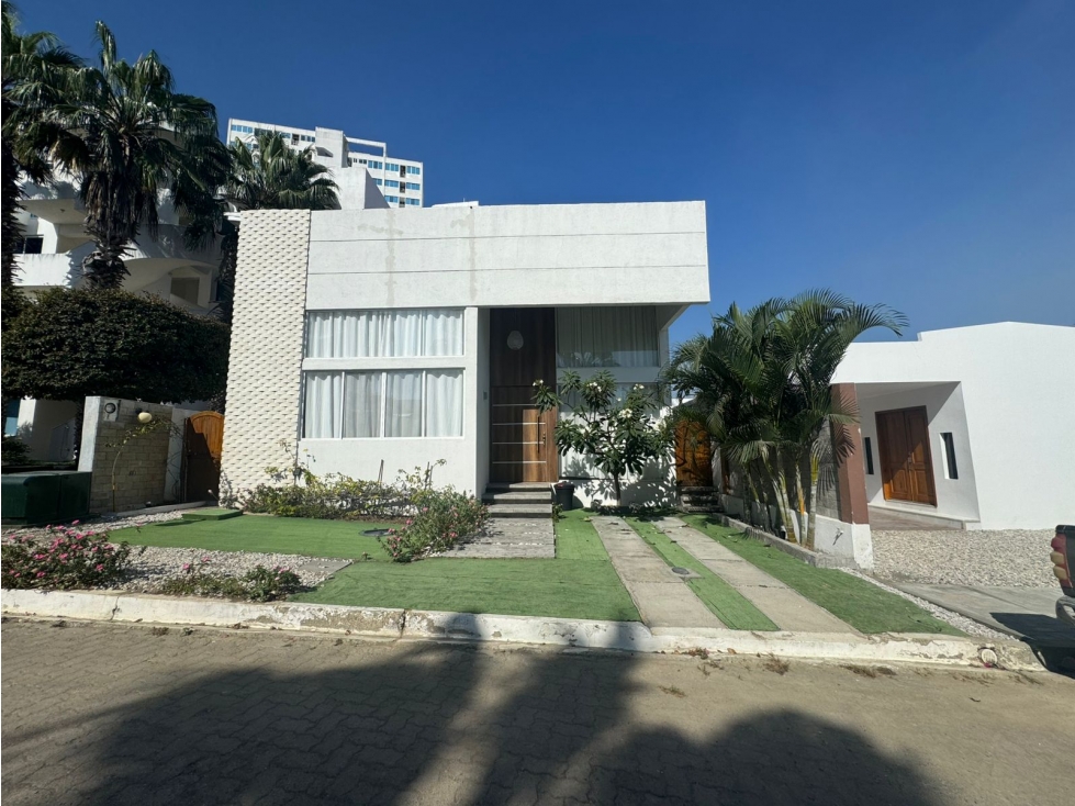 PROPIEDAD EN PUNTA CENTINELA - 1