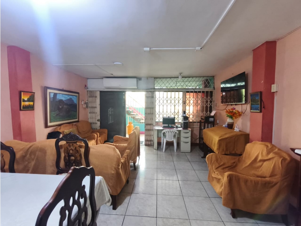 Casa Rentera en el Suburbio. Calle 24 y la E. Entrando por la 25. — foto 3