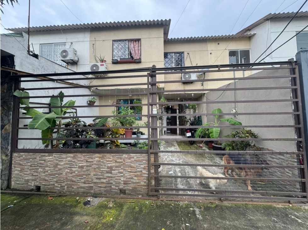Se Vende Casa en Mucho lote 2 Paraíso del Rio