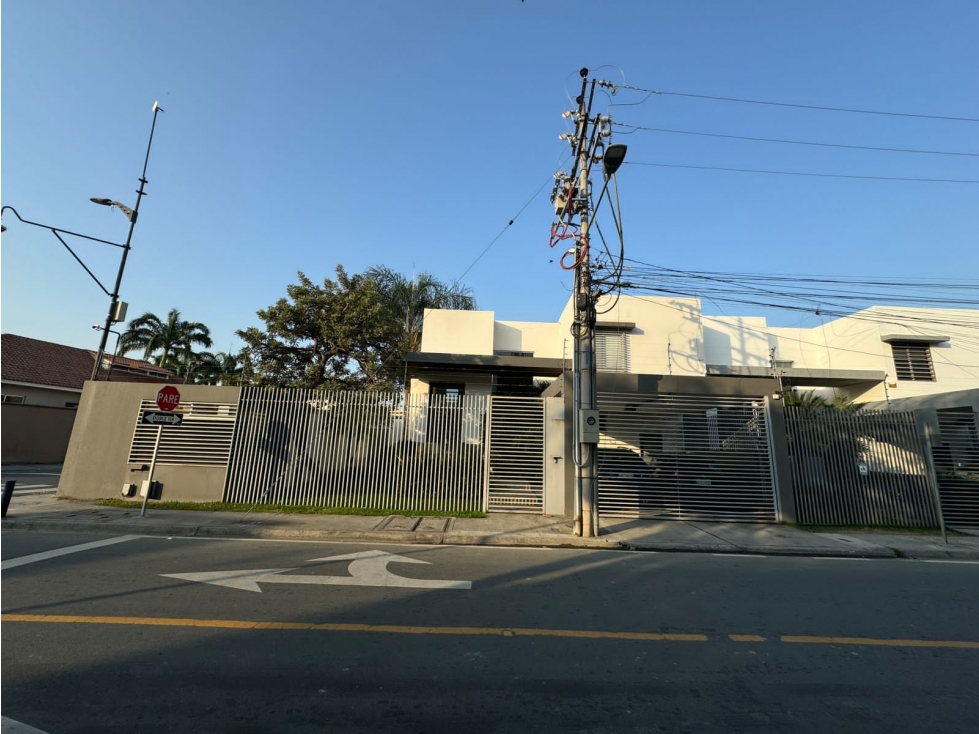 PROPIEDAD EN SAMBO SECTOR UEES TOTALMENTE AMOBLADA