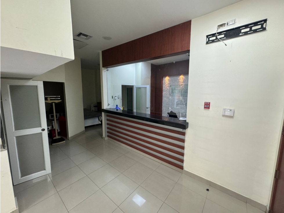 Clínica totalmente Remodelada en Venta 6 de Marzo y San Martín  - 3