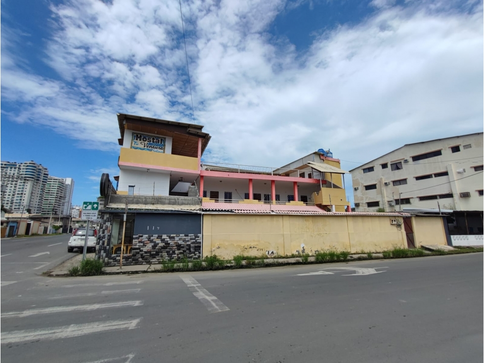 SE VENDE HOTEL ESQUINERO EN SALINAS A UNA CUADRA DEL MALECON - 2