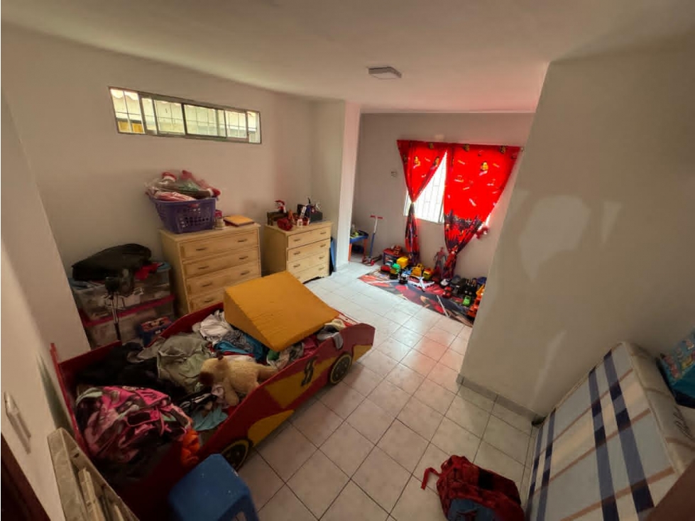 Propiedad en Vernaza Norte, Casa 2 pisos con terraza. - 5