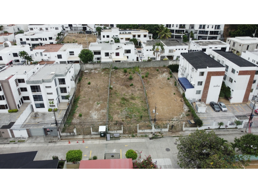 TERRENO EN CEIBOS ATRAS DEL COLEGIO BALANDRA - 3