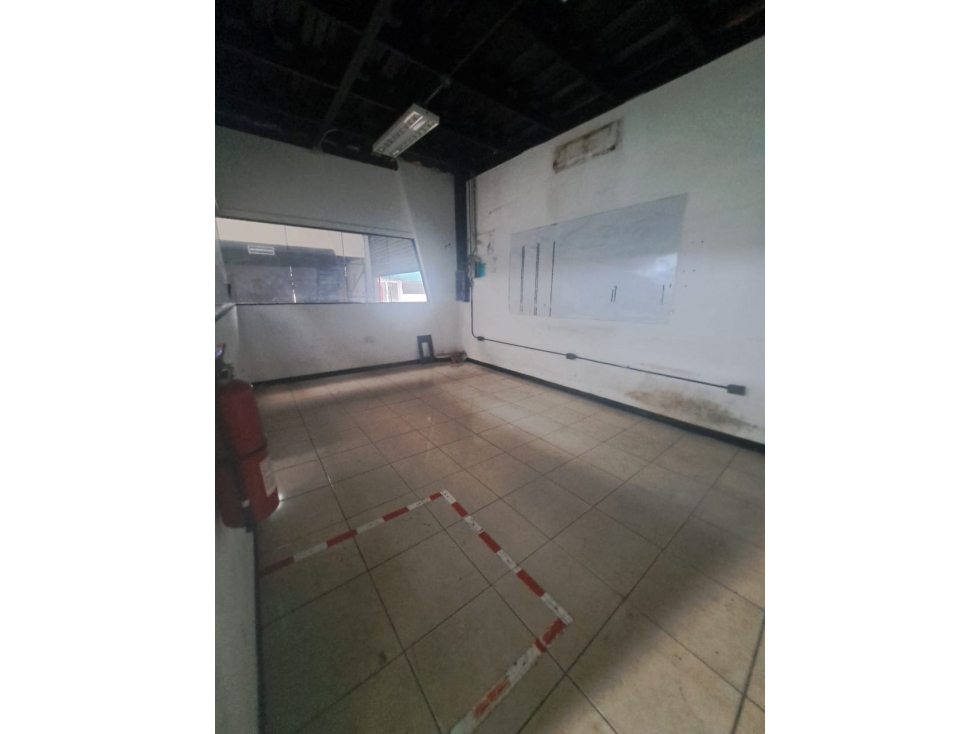 BODEGA EN AV. JUAN TANCA MARENGO - 5