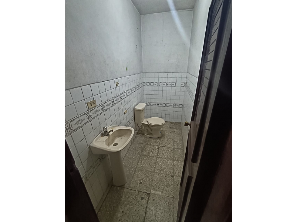 LOCAL COMERCIAL ALBORADA DIAGONAL A CITY MALL - 3