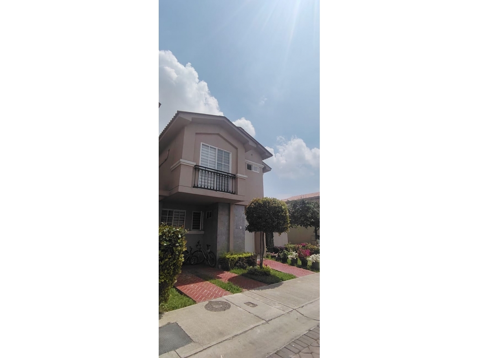 URBANIZACION CASA LAGUNA