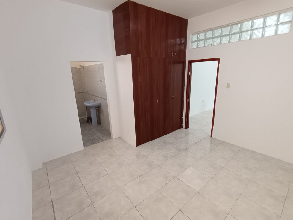 Alquilo Casa de Dos pisos con Terraza en Urdenor1. — foto 4