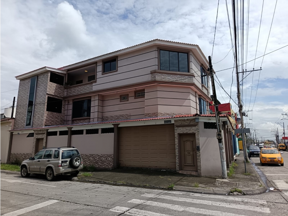 Vendo Casa Esquinera Rentera en Garzota