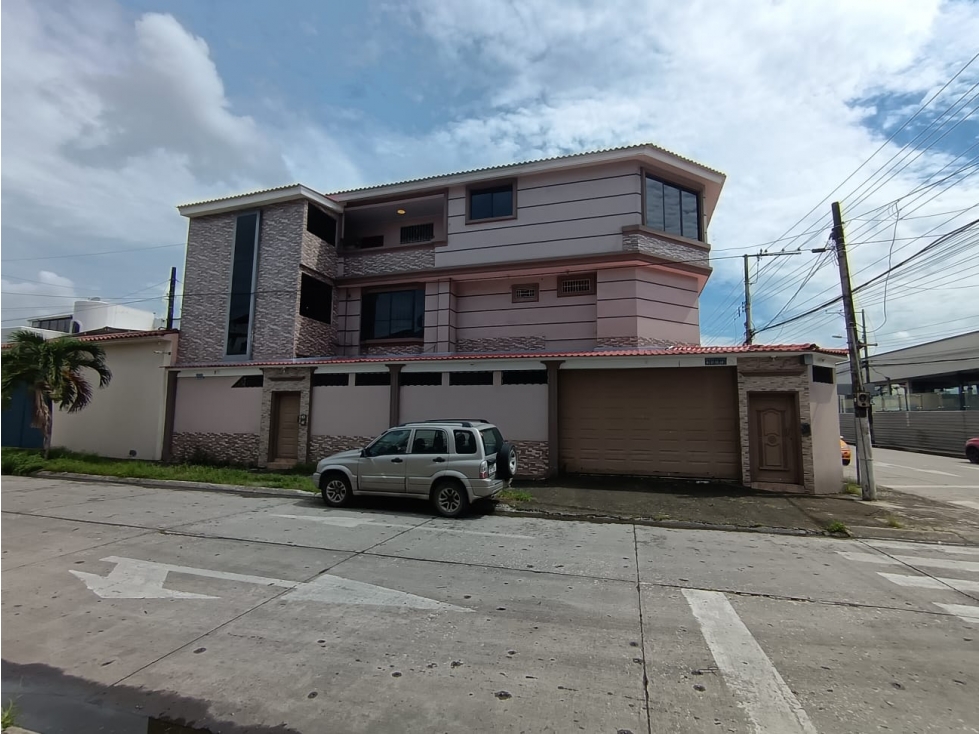 Vendo Casa Esquinera Rentera en Garzota — foto 2