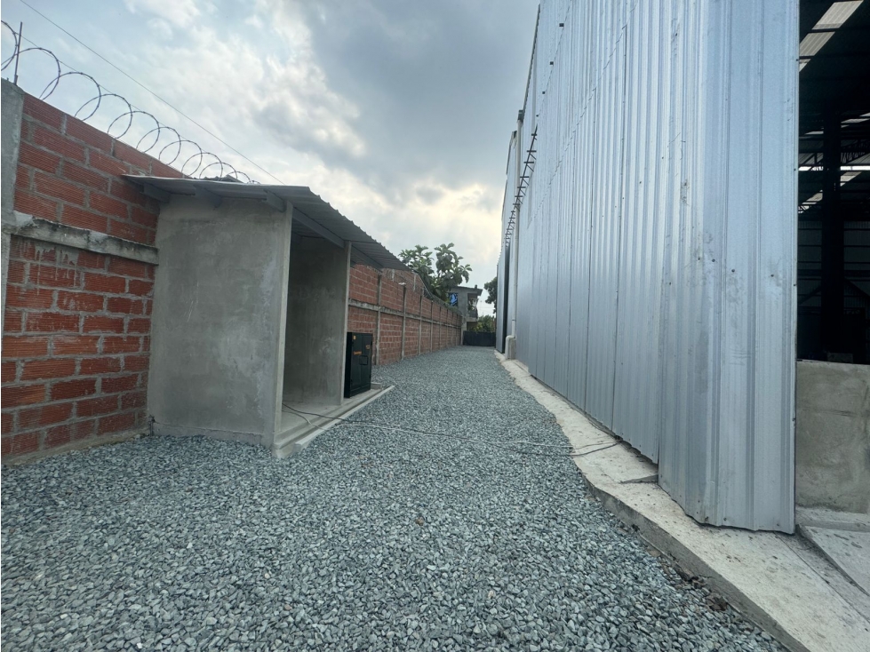 Oportunidad Única en Petrillo Zona Industrial - 4