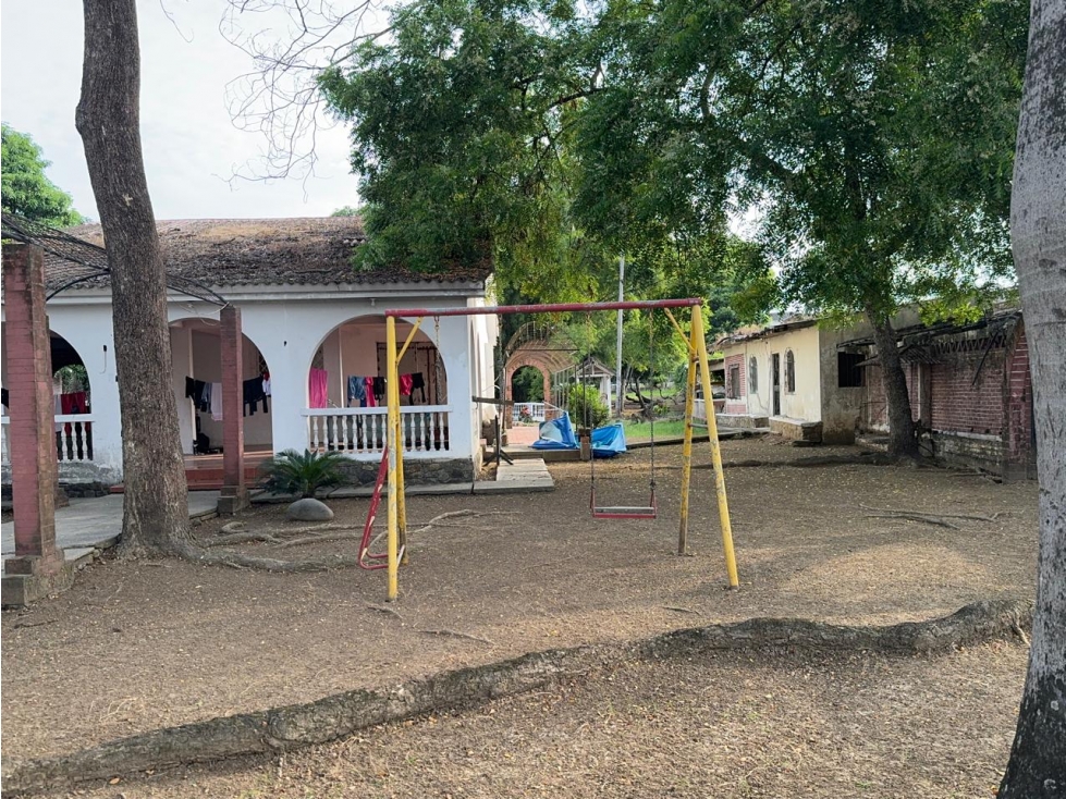 Terreno en Km 24 vía Daule a 50metros del Zoológico Pantanal - 5