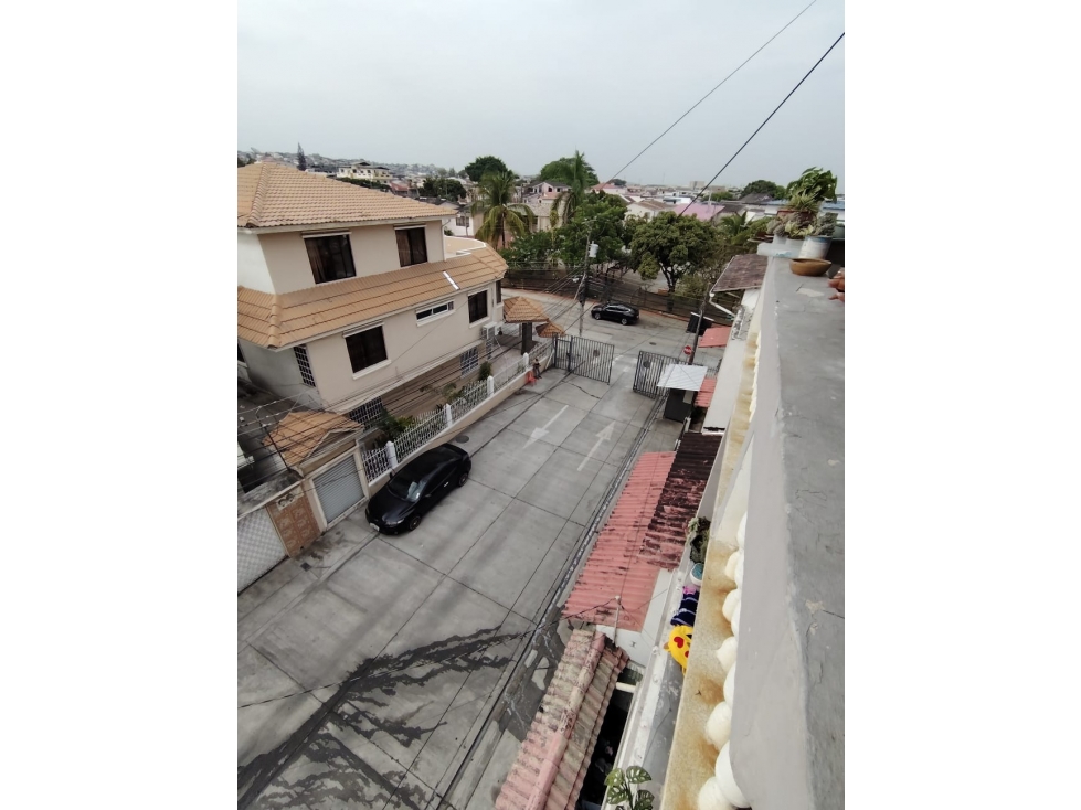 Casa rentera detrás de la rotonda Alborada 10 circuito cerrado.  — foto 6