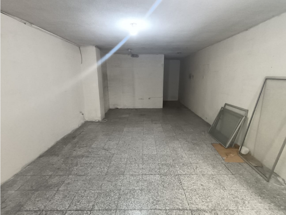 LOCAL COMERCIAL ALBORADA DIAGONAL A CITY MALL - 2