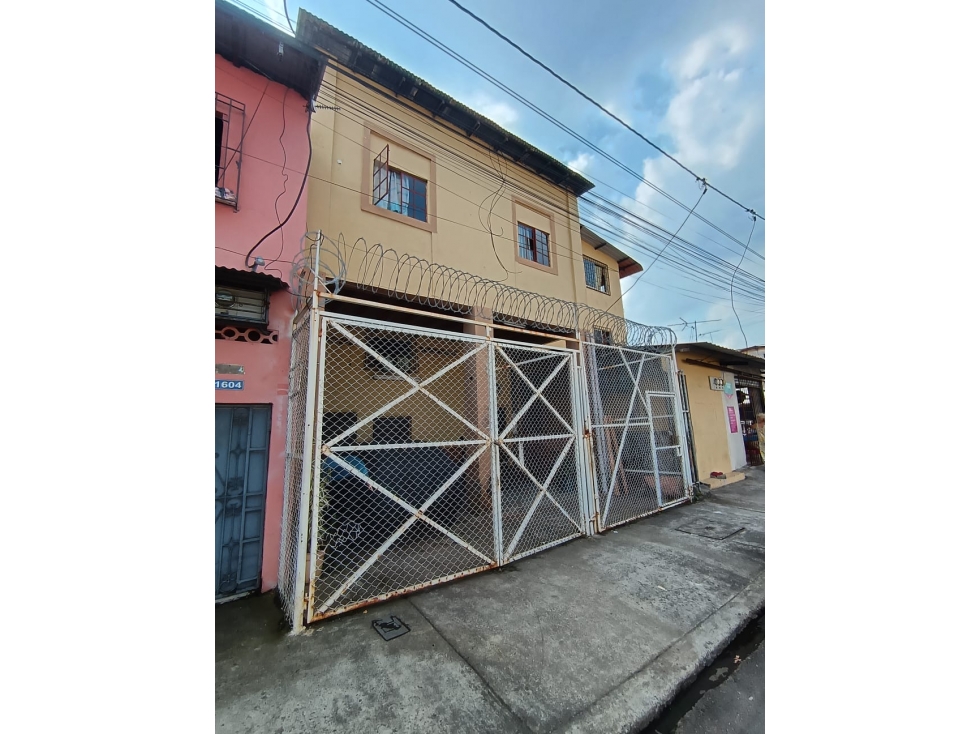 Vendo Casa en Decima entre Calicuchima y Fco. de Marcos