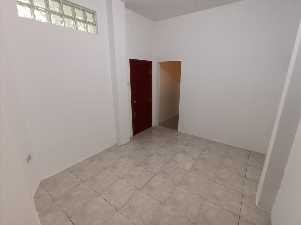 Alquilo Casa de Dos pisos con Terraza en Urdenor1. — foto 3