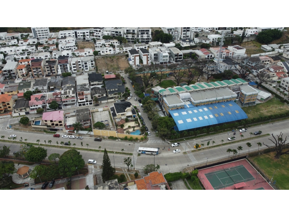 TERRENO EN CEIBOS ATRAS DEL COLEGIO BALANDRA - 1