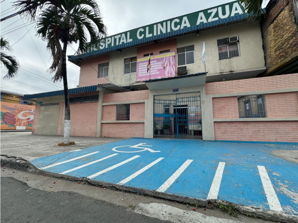 Clínica Azuay Dirección Tulcán y Azuay Con equipos - 1