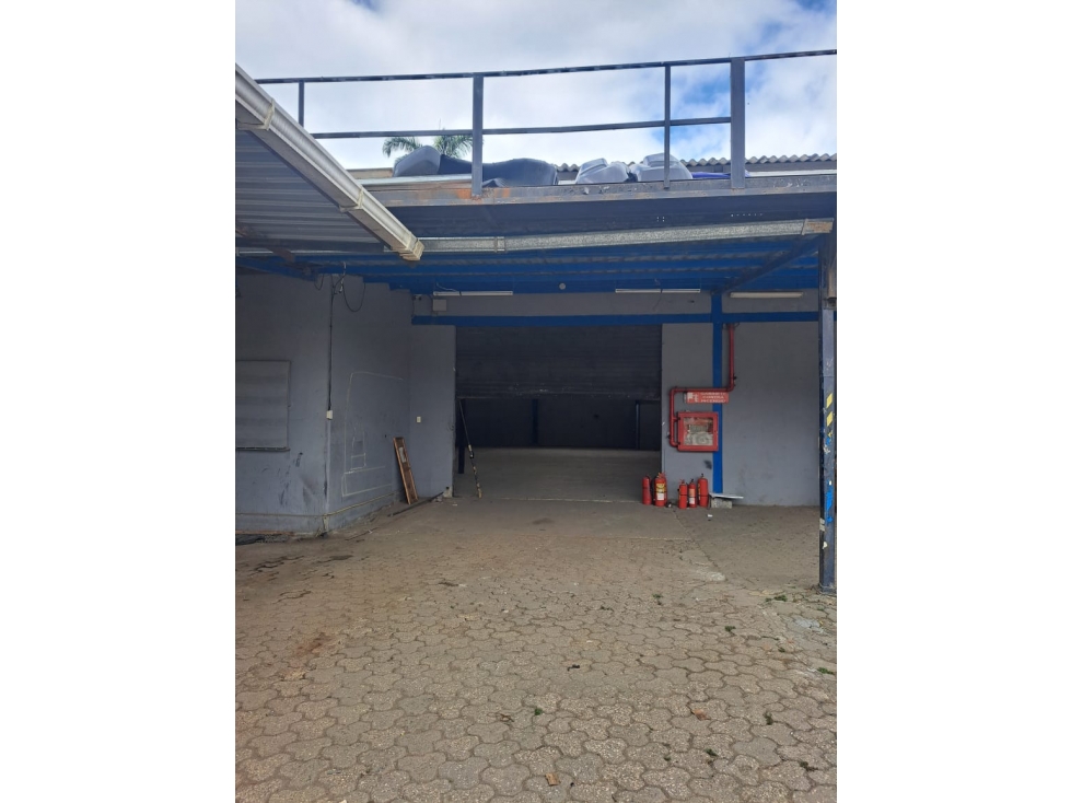 BODEGA EN AV. JUAN TANCA MARENGO - 3