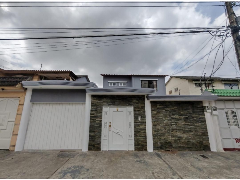 PROPIEDAD REMODELADA EN SAMANES