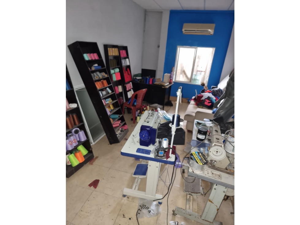 GALPON EN CAMILO DESTRUJE Y NICOLAS SEGOVIA SUR DE GUAYAQUIL — foto 4