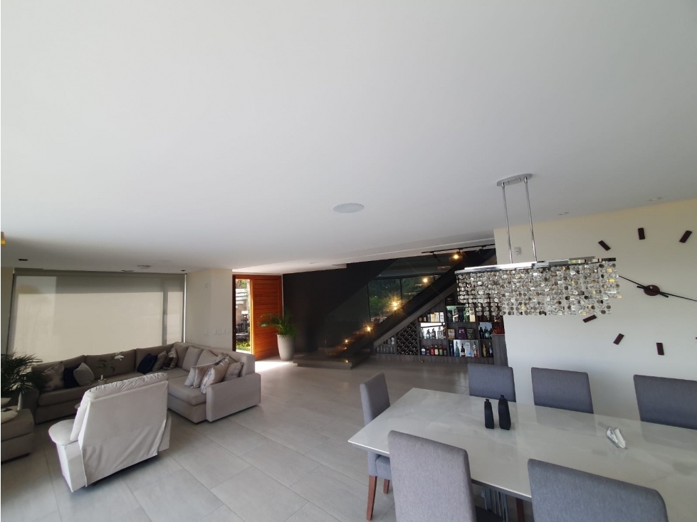 CASAS MODERNAS CON VISTA AL CAÑON EN ALTA VISTA DE NAYON EN VENTA — foto 3
