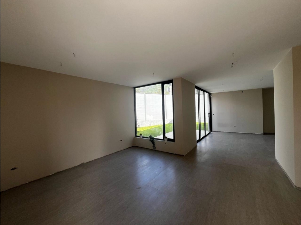 Casa moderna con jardín Yanazarapata Cumbayá | Innova Real Estate — foto 4