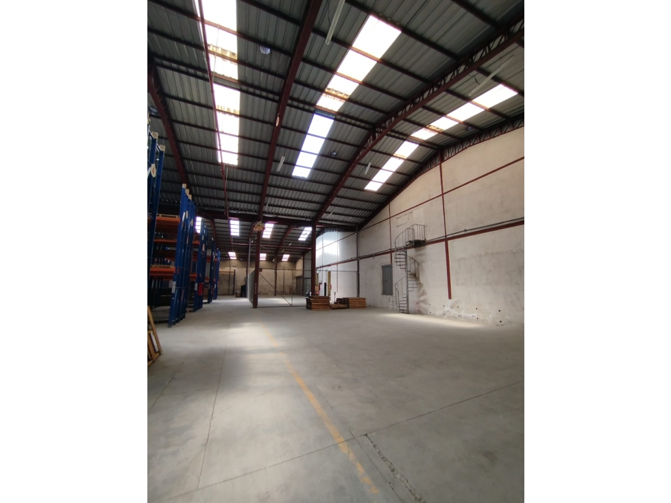 Venta y Renta de Galpón Industrial en Quito Ideal para Empresarios - 2