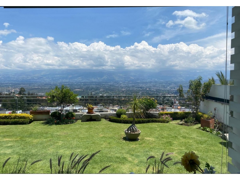 Casa de Lujo en Venta Vista Grande, Cumbayá | Vista Panorámica