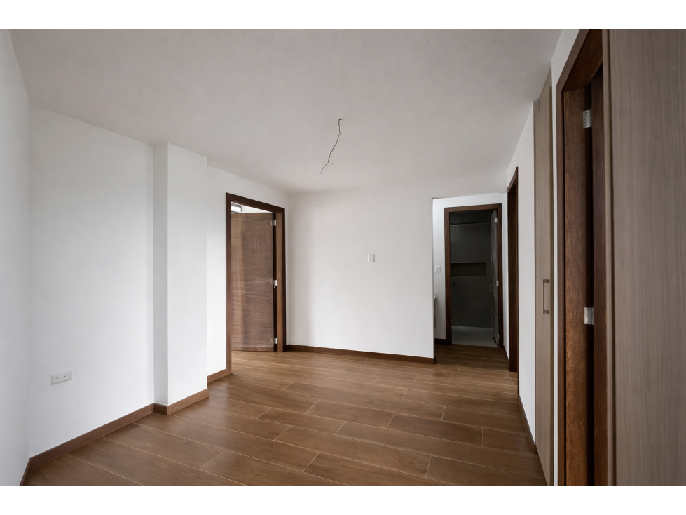Casa con jardin y terraza en venta en Tumbaco La Viña Alta - 3
