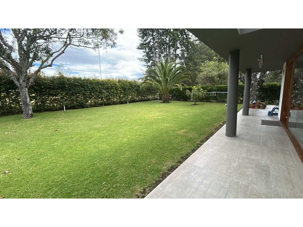 Casa de lujo en Venta en Puembo en Urb. Arrayanes primera etappa - 3