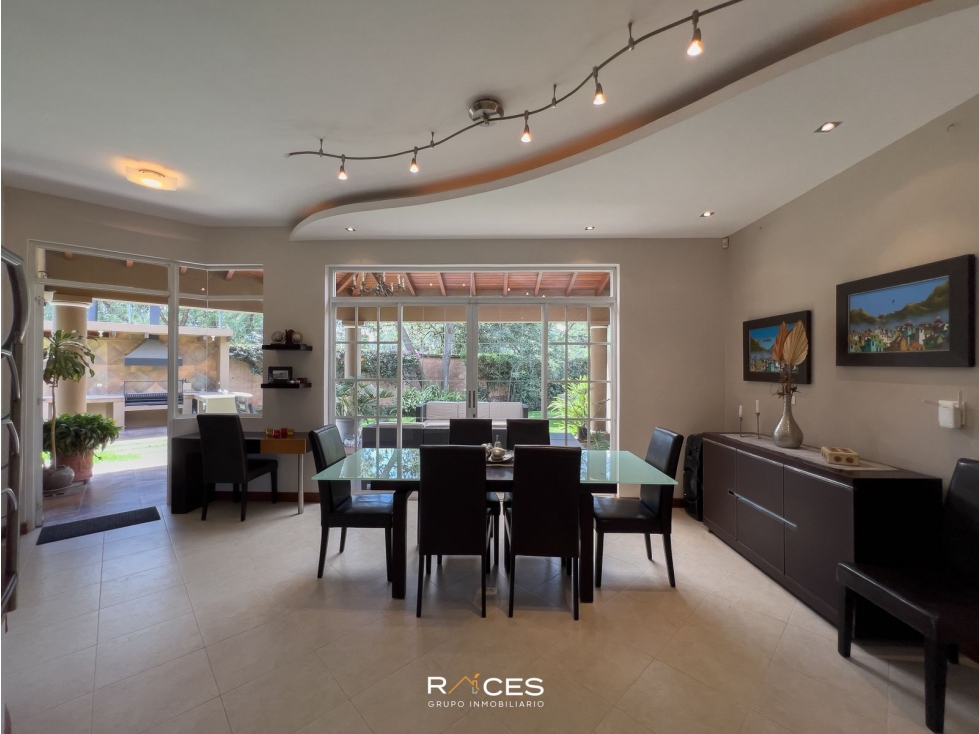 Propiedades de alto nivel en Quito 1375 m² de terreno y jardín — foto 2