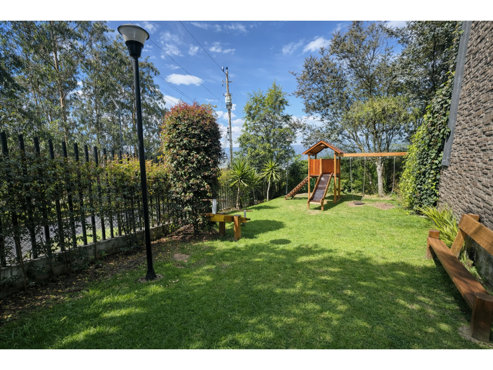 Casa en Venta de 6 habitaciones Cumbayá 2 dormitorios planta baja - 5