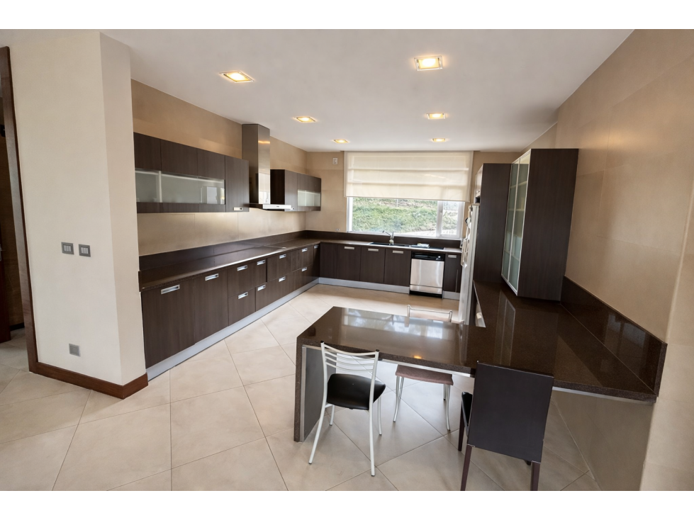 Rento Casa de 4habitaciones en Cumbayá cerca del Rancho San Francisco - 5