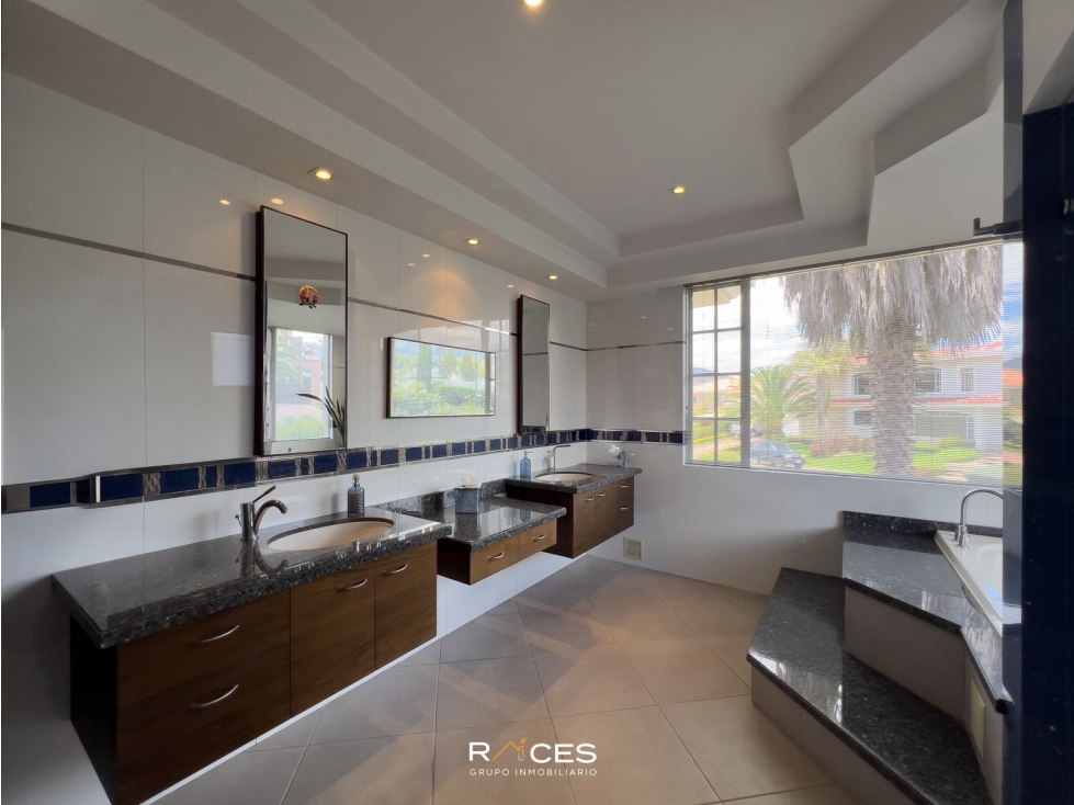 Propiedades de alto nivel en Quito 1375 m² de terreno y jardín — foto 6
