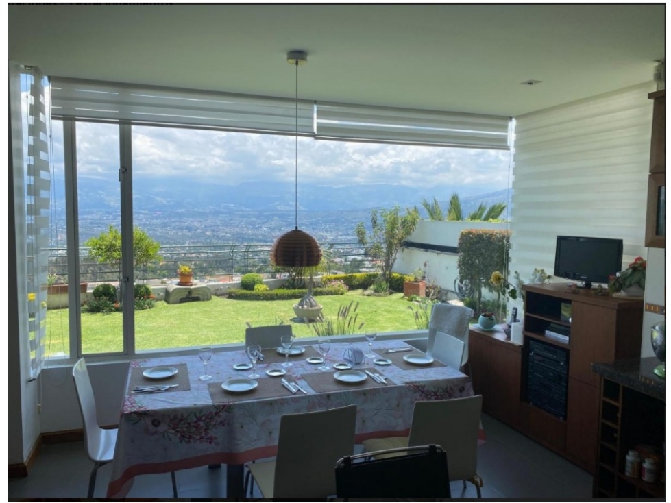 Casa de Lujo en Venta Vista Grande, Cumbayá | Vista Panorámica — foto 3