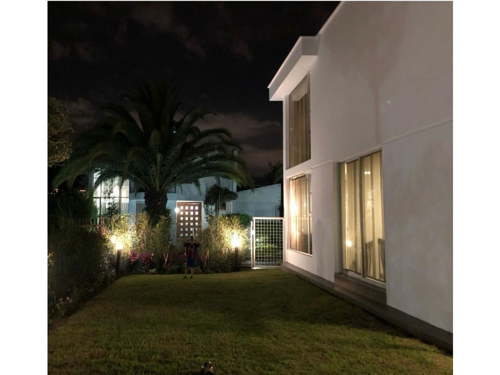 Casa en Venta en Tumbaco | 286 m² Construcción + 123 m² Jardín - 4