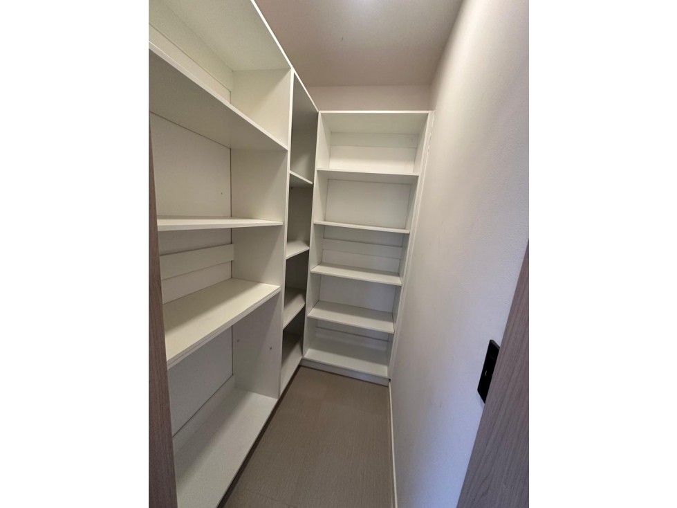 Departamento en Renta 2 Dormitorios | Cumbayá El Nacional | $700 — foto 4
