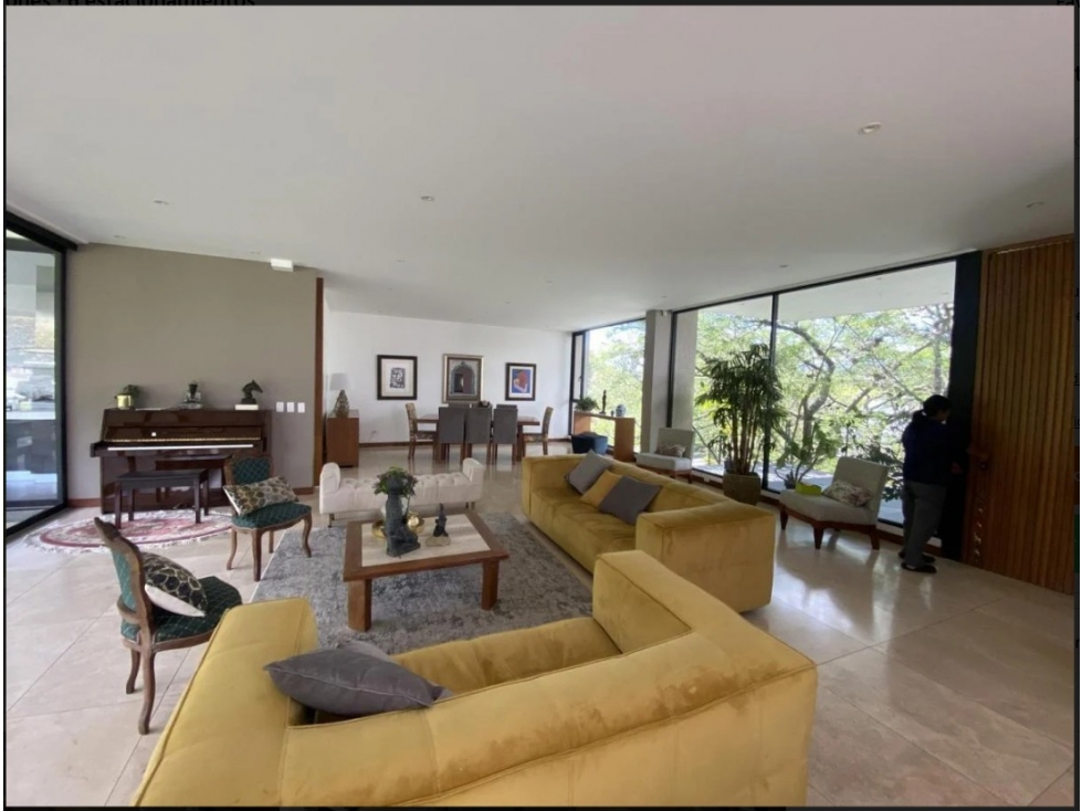 Casa de Lujo en Venta Urb. Arrayanes, Puembo, Jardín + Máster en PB