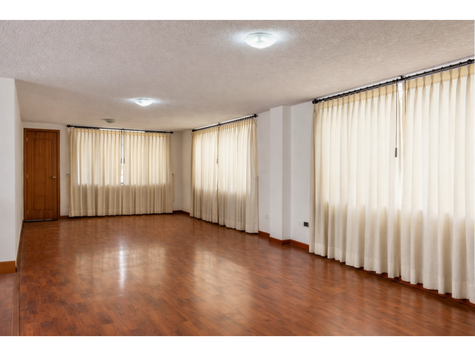 Departamento en Urbanización El Condado Quito 3 dormitorios