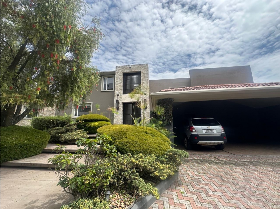 CASA DE LUJO EN VENTA NAYÓN | QUITO, ECUADOR