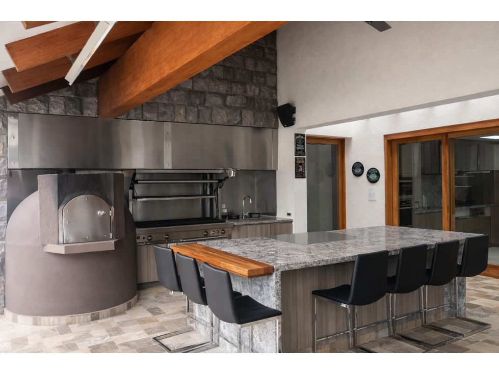 Casa de lujo en venta en Puembo con piscina y 15000 m2 terreno - 4